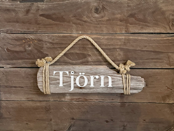 Tjörn - skylt av drivved