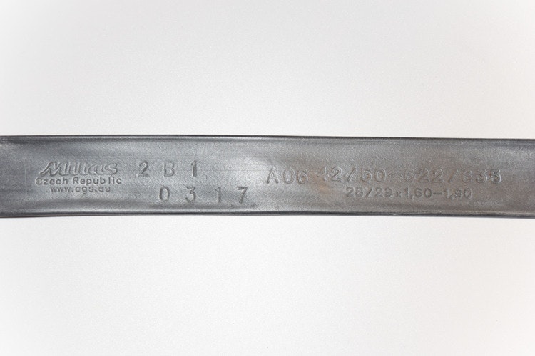 Innerslang Mitas 42/50-622/635 (28/29 x 1,60-1,90) med 35 mm ventil