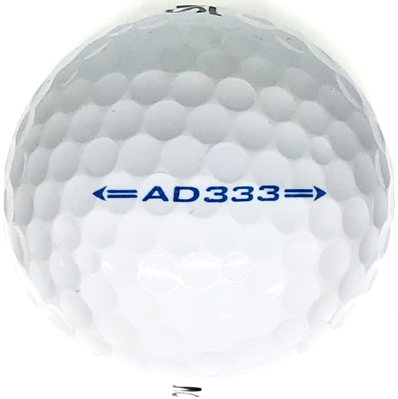 Detta är en vit golfboll, Srixon AD333
