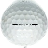 Detta är en vit golfboll, Titleist Pro V1x (äldre)
