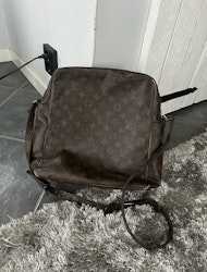 Louis Vuitton Marceau Axelremsväska