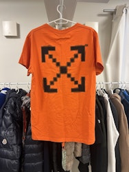 Off White Arrow Print T-Shirt M
