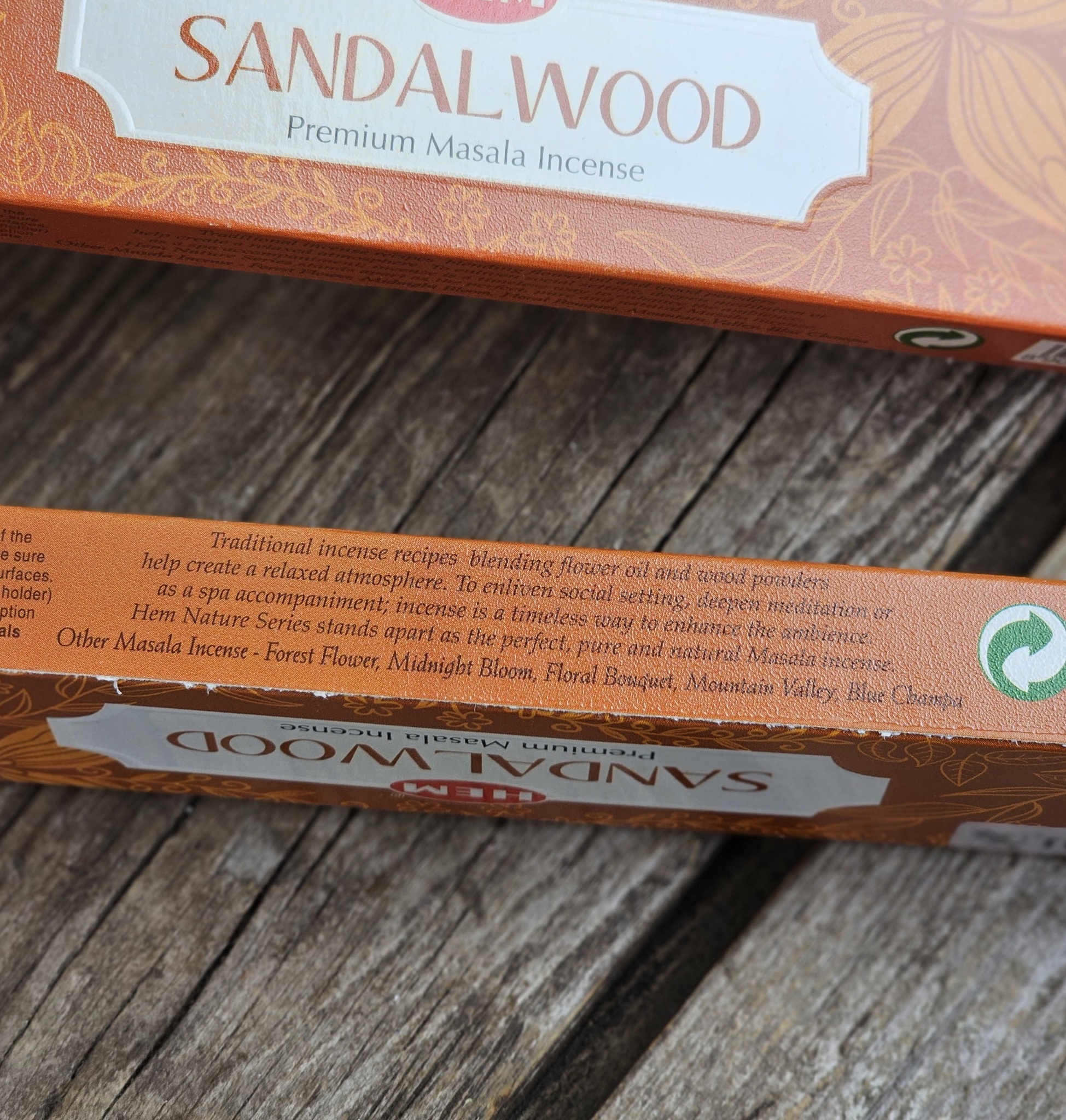 HEM - Sandalwood Premium Masala Incense, rökelsepinnar