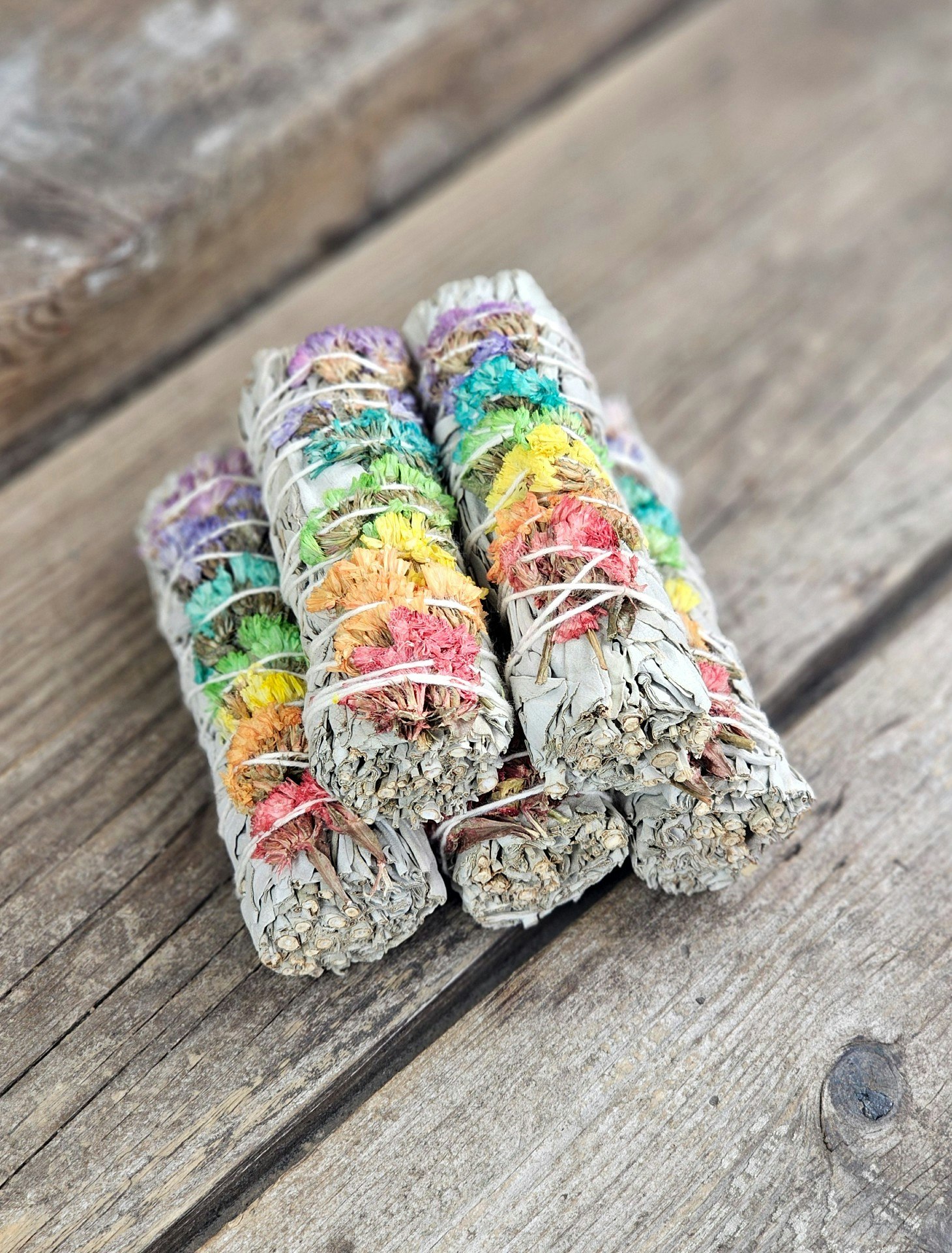Vit Salvia med Chakra Blommor