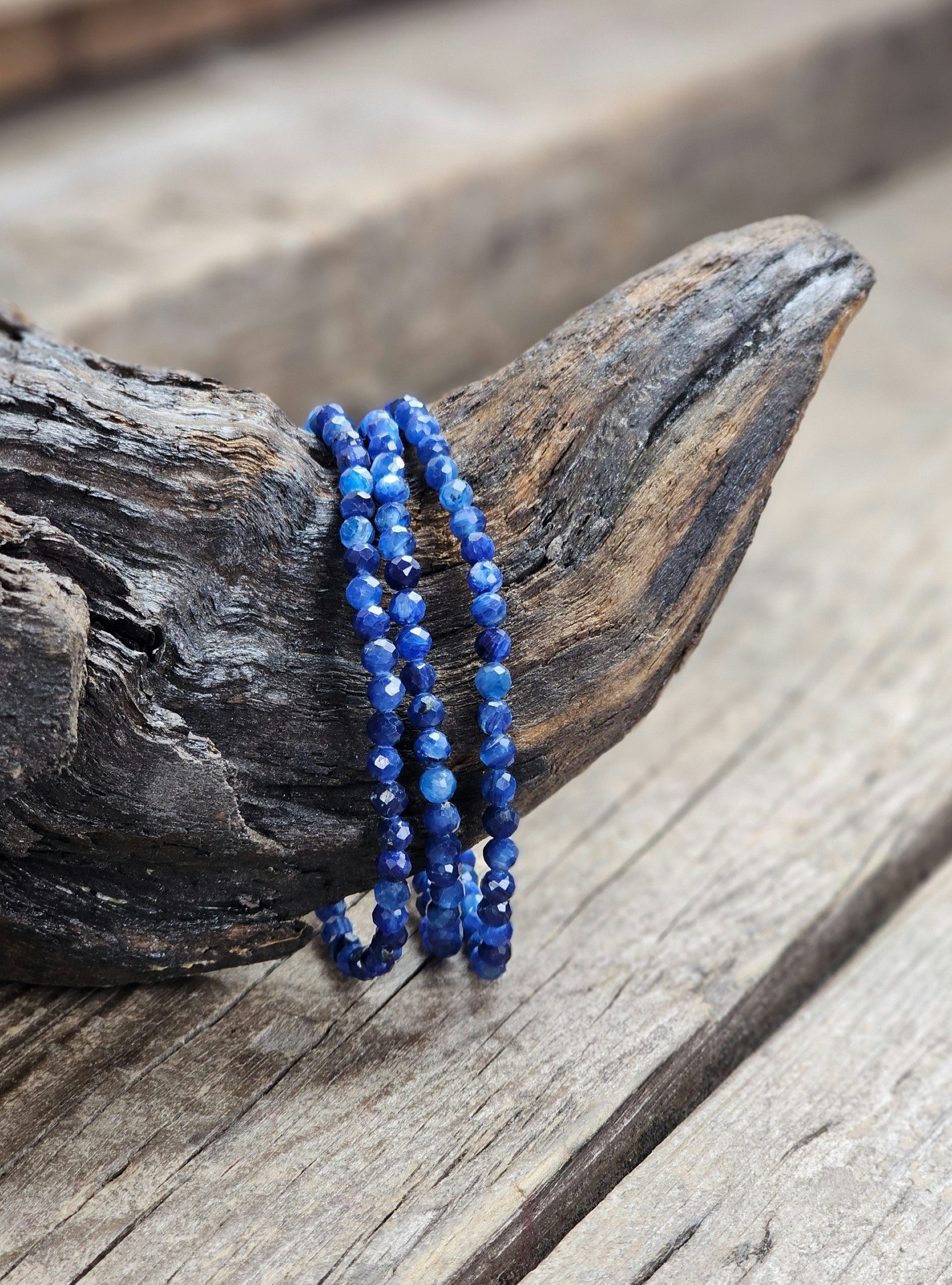 Kyanit, armband 4mm facetterade pärlor