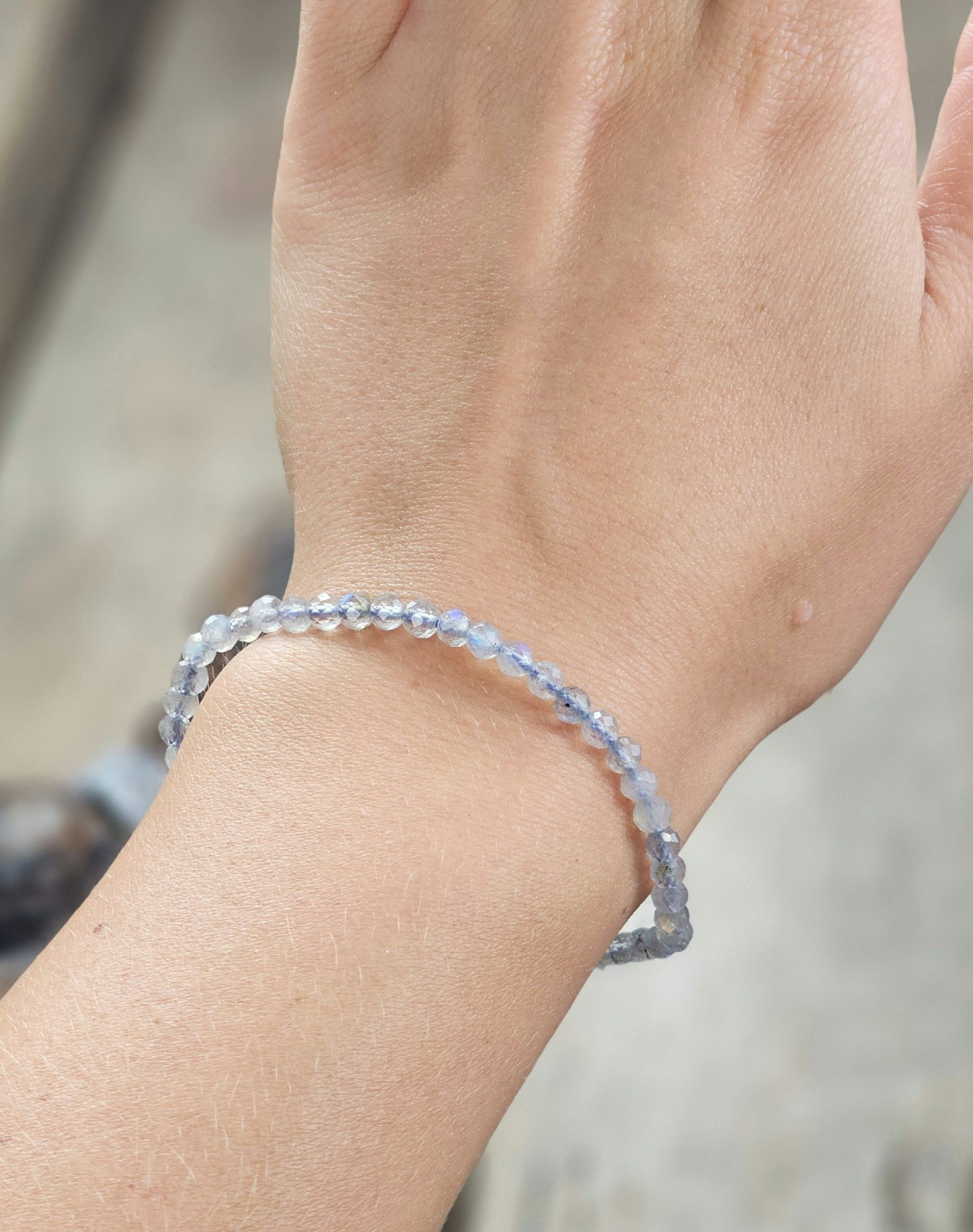 Labradorit, armband 4mm facetterade pärlor