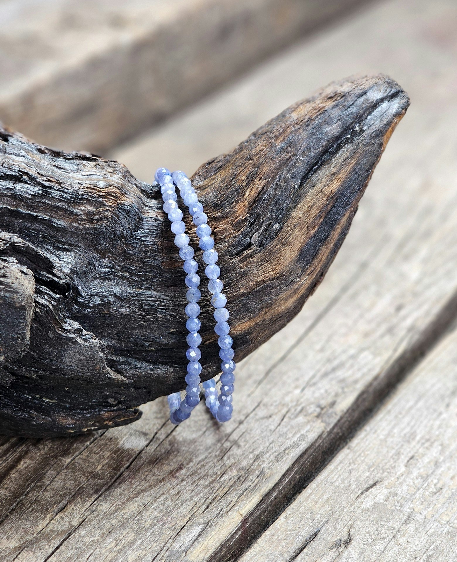 Tanzanit, armband 4mm facetterade pärlor