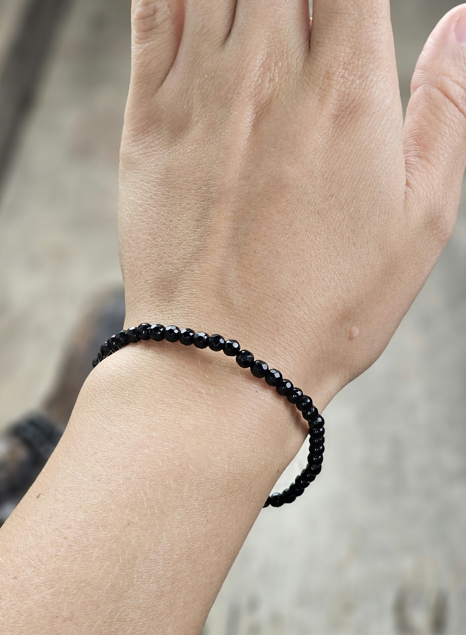 Onyx, armband 4mm facetterade pärlor