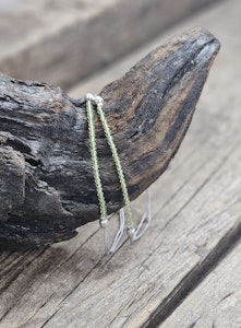Peridot (Olivin), armband 3mm facetterade pärlor macramé
