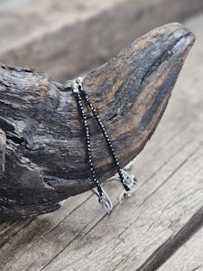 Svart Turmalin, armband 3mm facetterade pärlor macramé