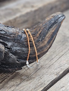 Karneol, armband 3mm facetterade pärlor macramé