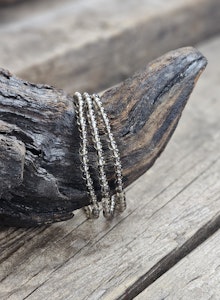 Rökkvarts, armband 4mm runda pärlor
