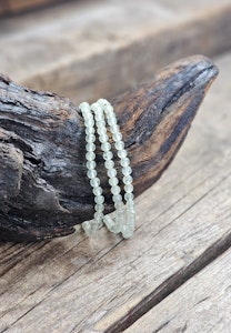 Prehnit, armband 4mm runda pärlor