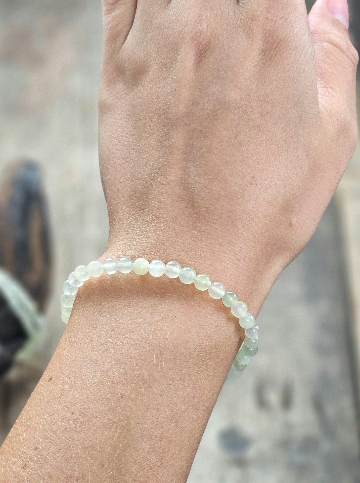 New Jade, armband 4mm runda pärlor
