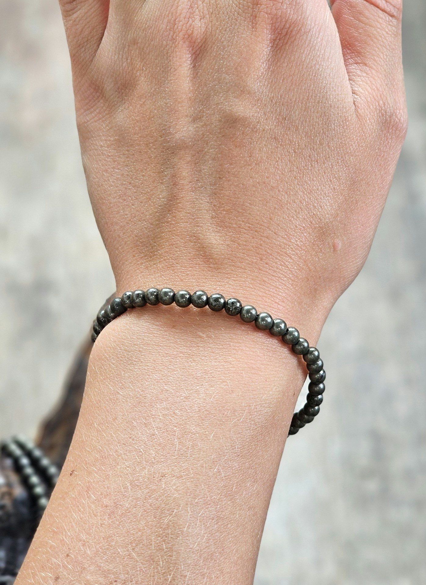 Pyrit, armband 4mm runda pärlor