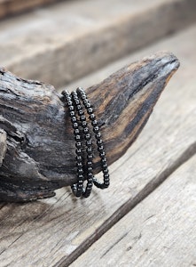 Svart Spinell, armband 4mm runda pärlor