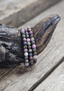 Rubin & Safir mix, armband 6mm runda pärlor