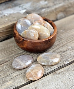 Månsten med skimmer, touchstone