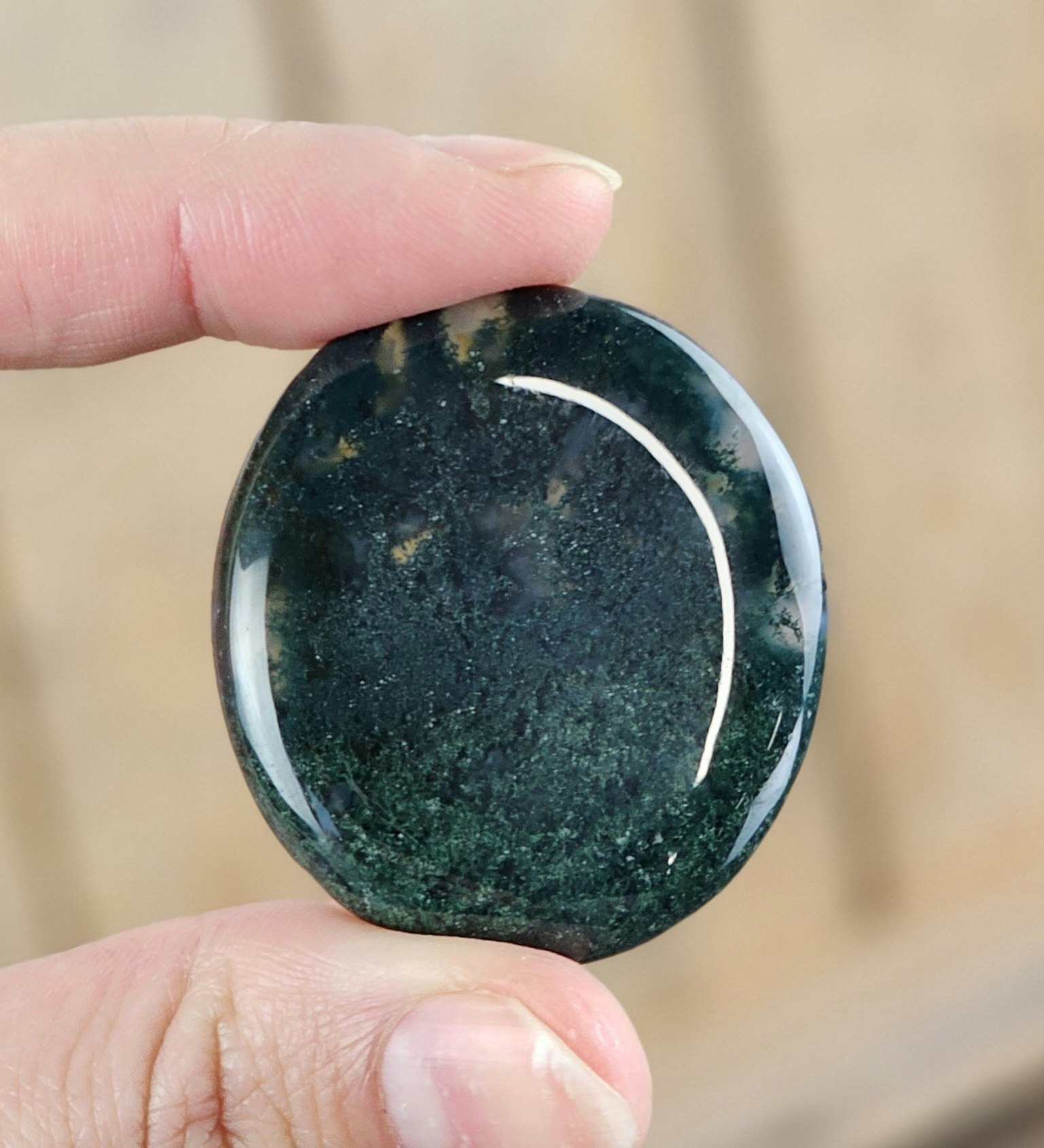 Mossagat platta, touchstone