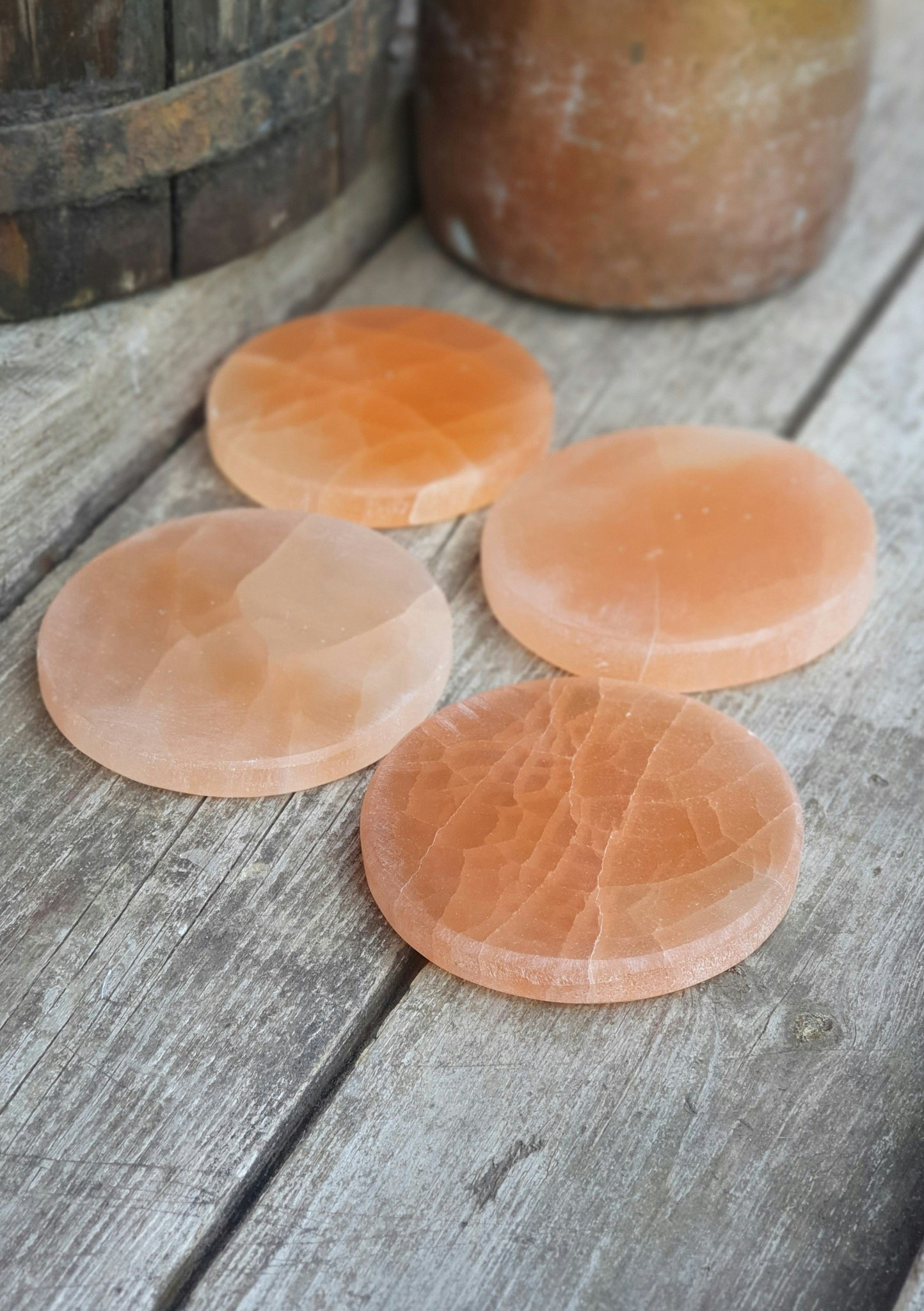 Orange/Rosa Selenit, rund platta (laddningsplatta) 8 cm