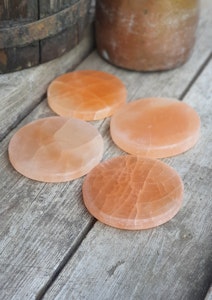 Orange/Rosa Selenit, rund platta (laddningsplatta) 8 cm