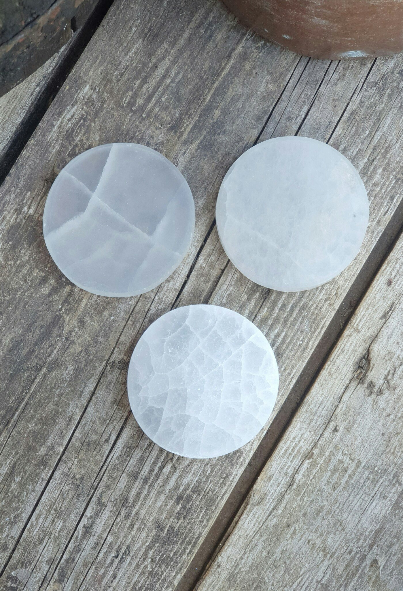 Vit Selenit, liten rund platta (laddningsplatta) 6 cm