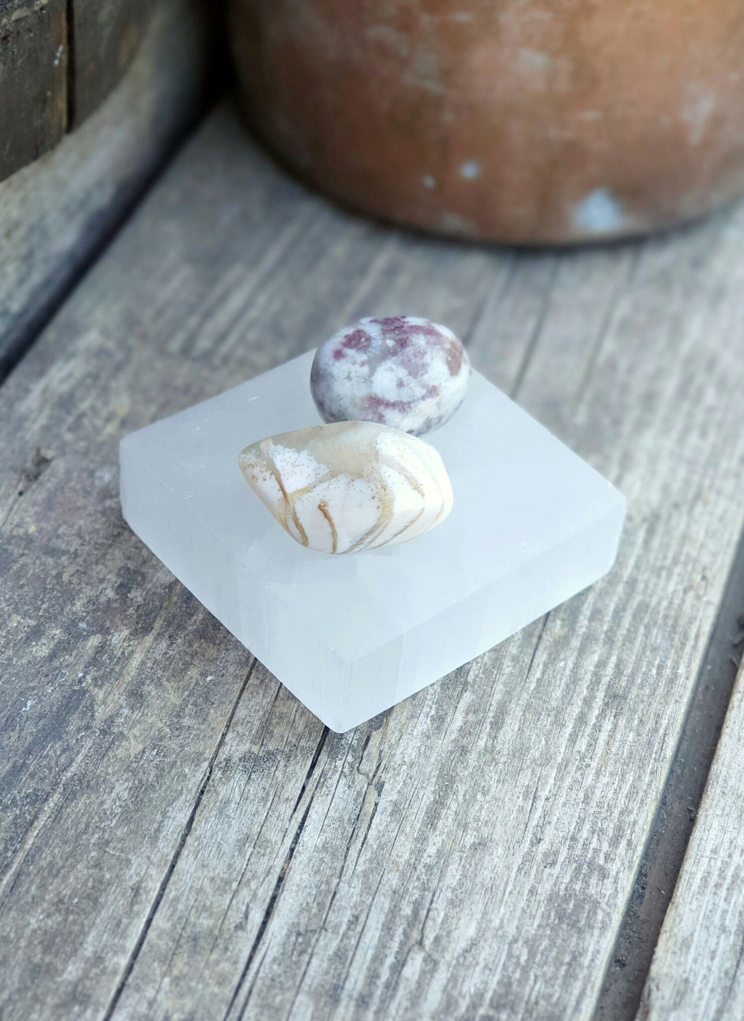 Vit Selenit, fyrkantig platta (laddningsplatta) 7 cm