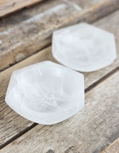 Vit Selenit, extra stor hexagonal skål 15 cm