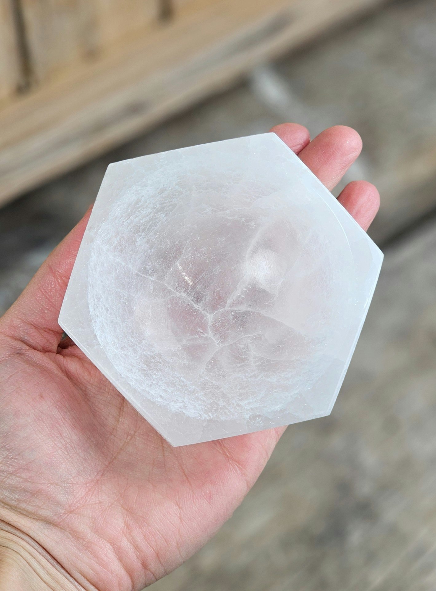Vit Selenit, hexagonal skål 10 cm