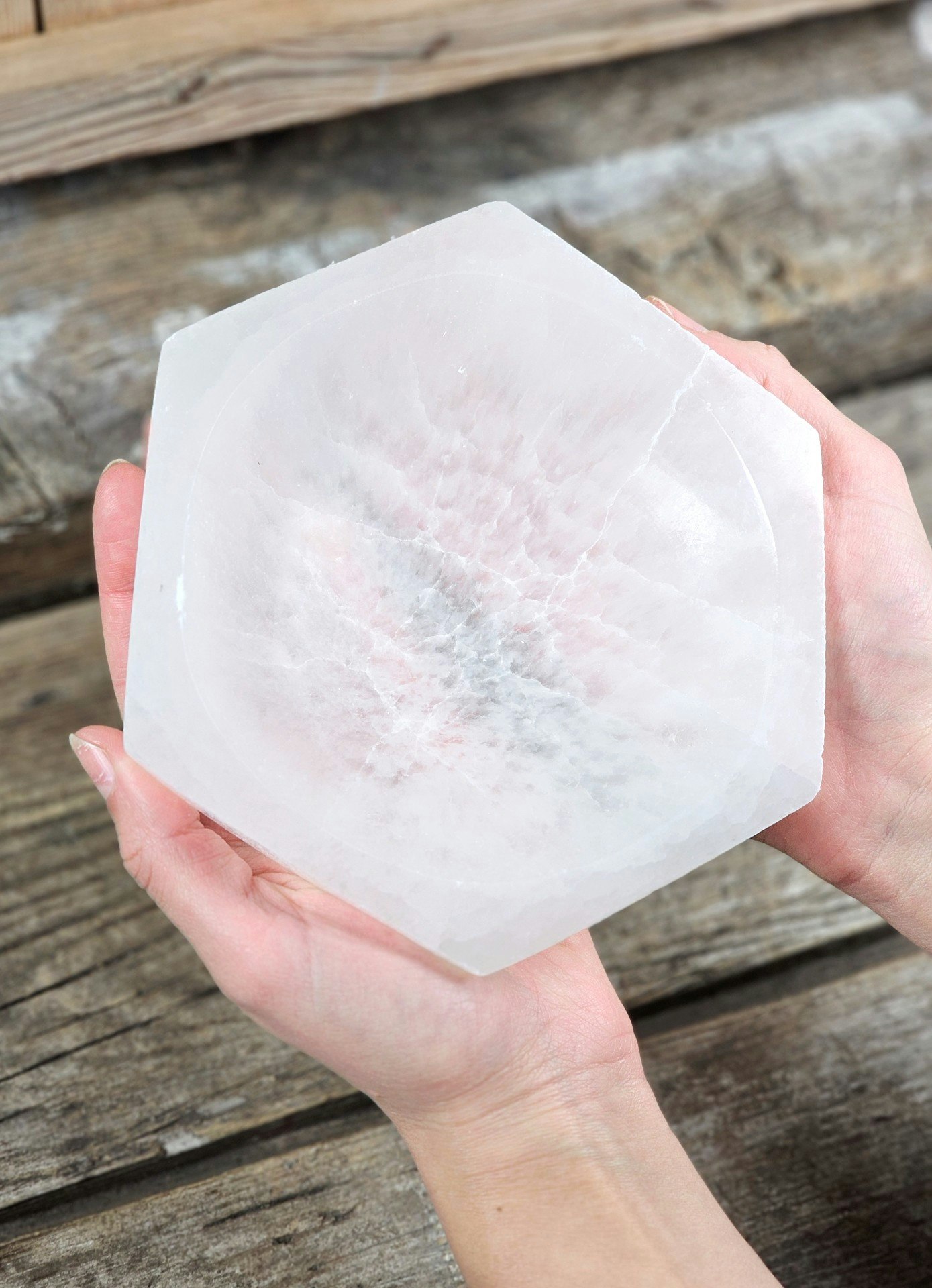 Vit Selenit, extra stor hexagonal skål 15 cm