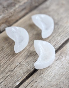 Vit Selenit, liten måne skål 7-8 cm