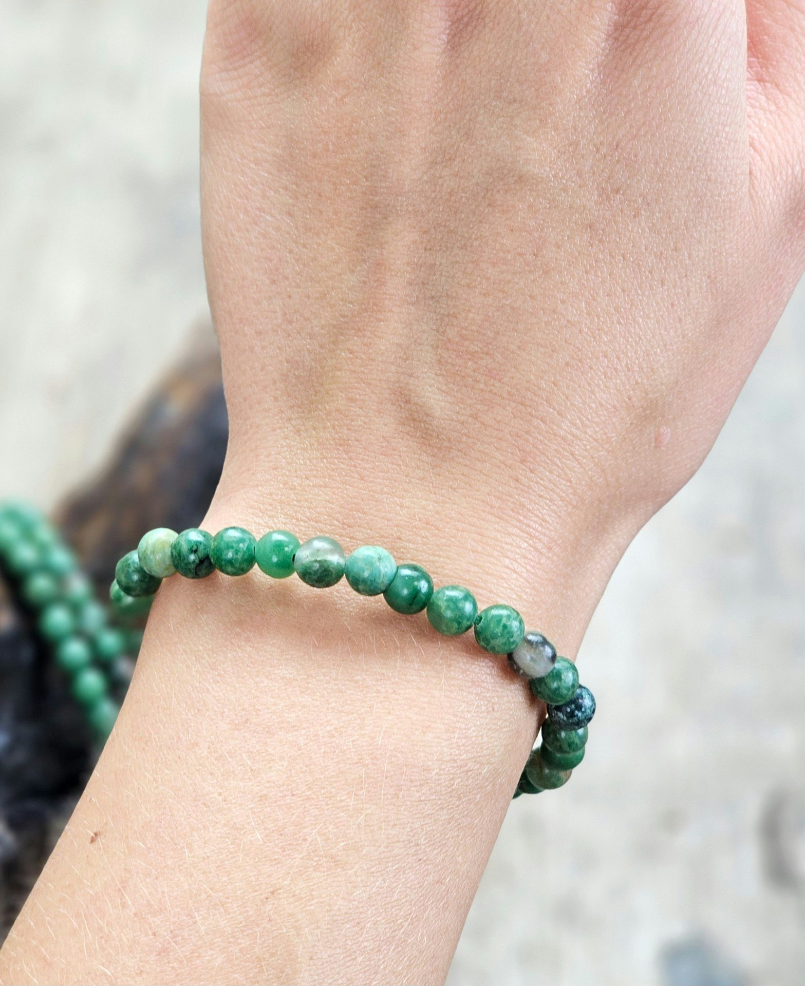 Buddstone, armband 6mm runda pärlor