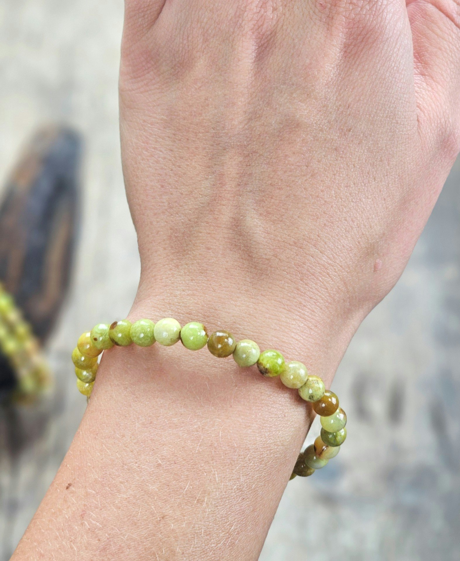 Grön Opal extra, armband 6mm runda pärlor