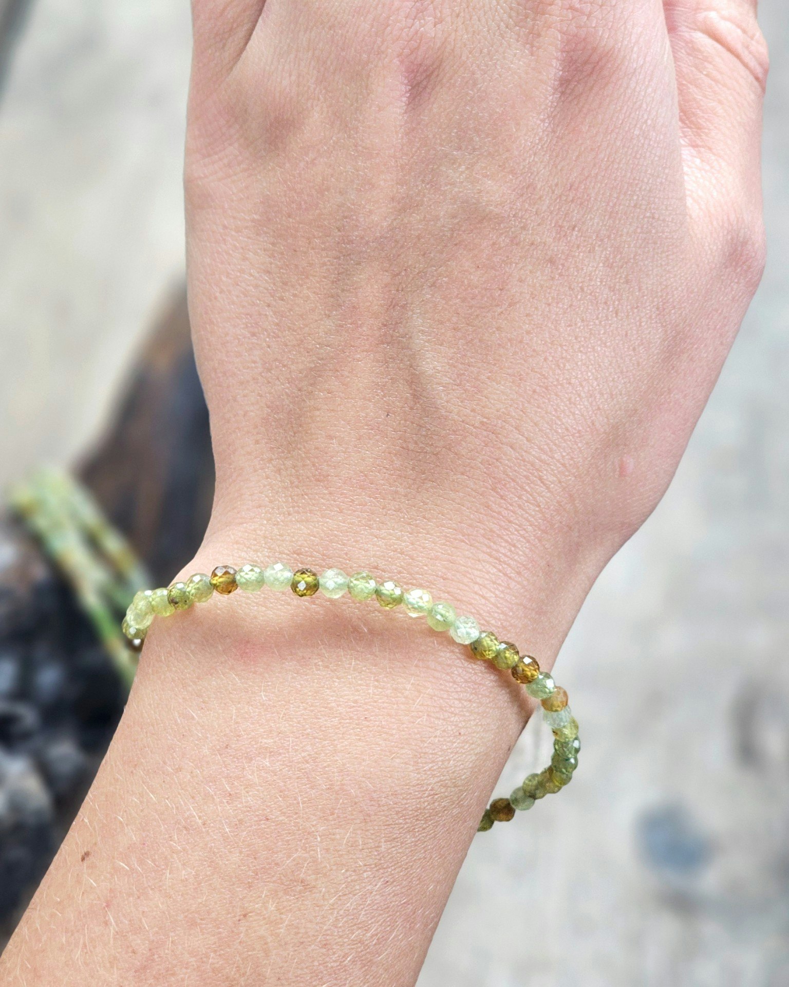 Grön Granat, armband 4mm facetterade pärlor