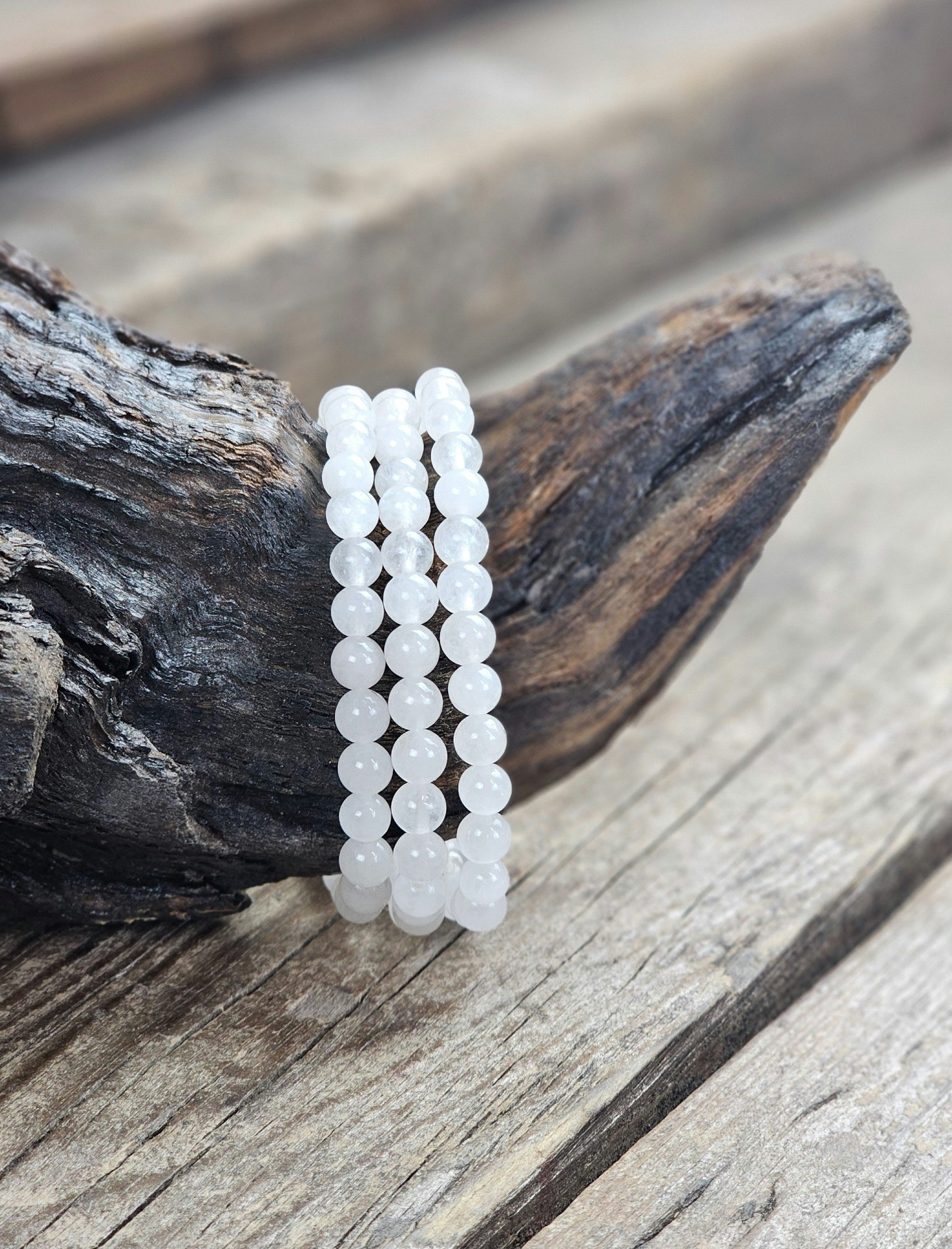Vit Jade, armband 6mm runda pärlor