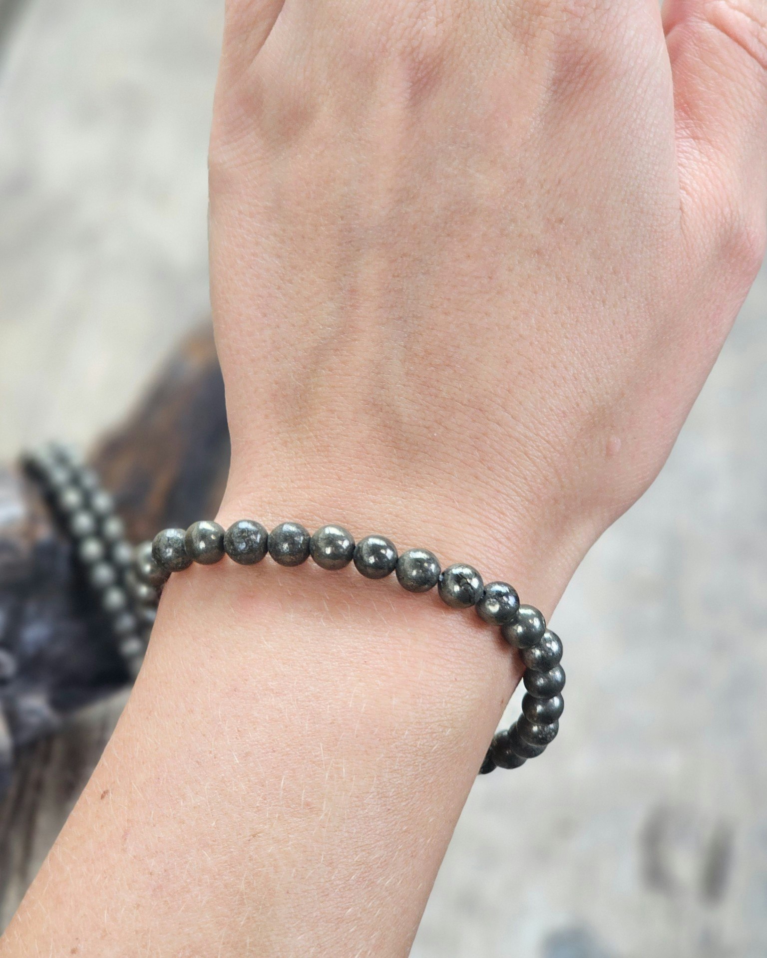 Pyrit glans, armband 6mm runda pärlor