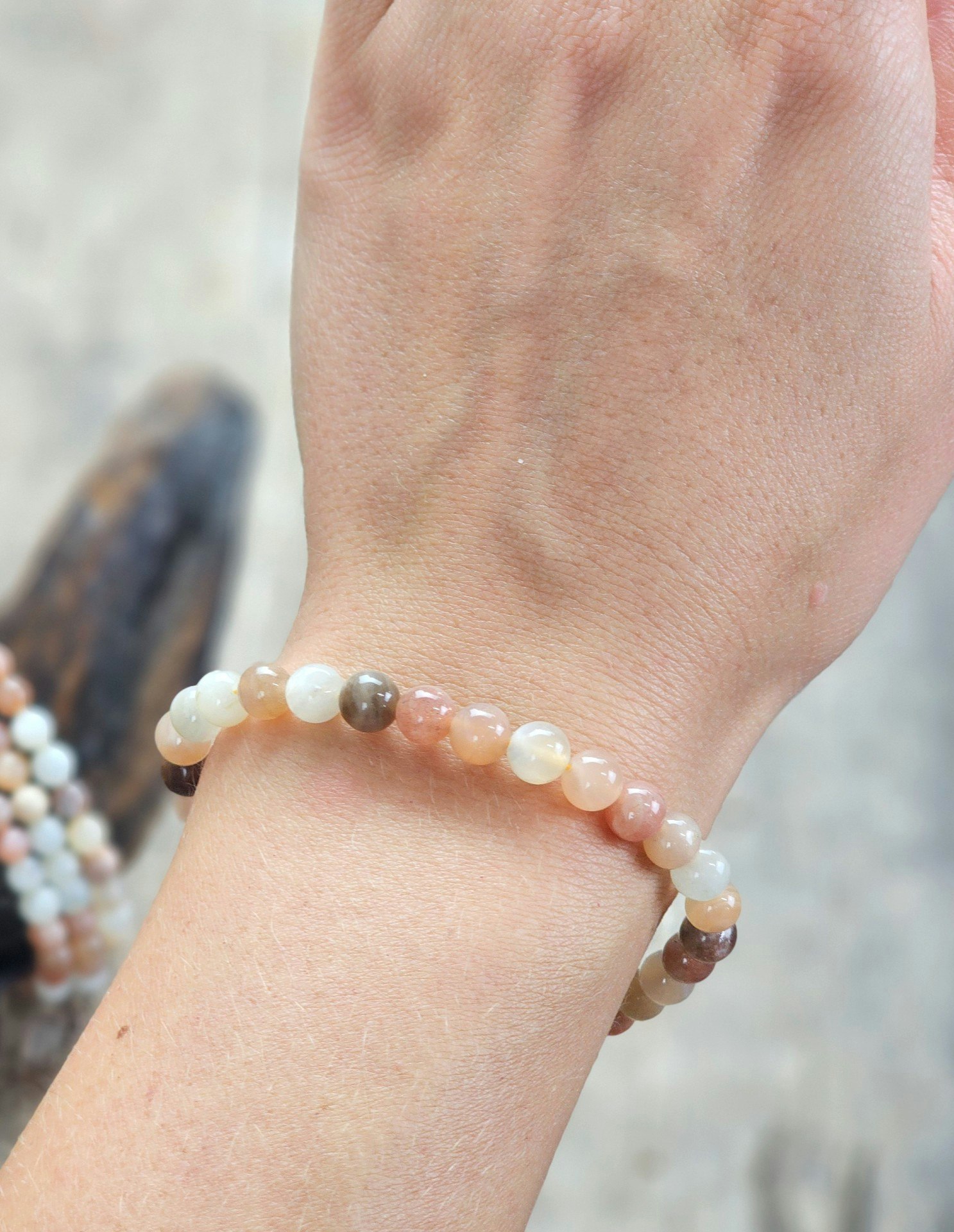 Månsten mix, armband 6mm runda pärlor