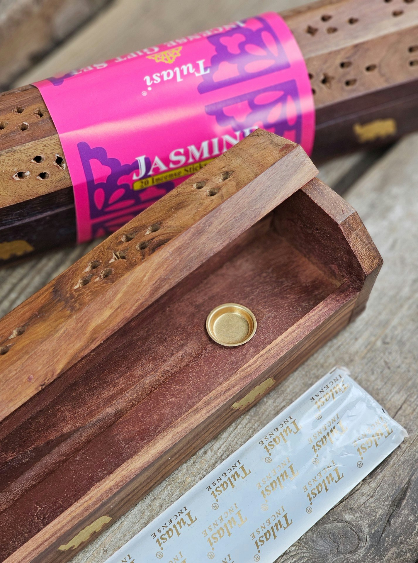 Tulasi - Rökelsehållare (låda) inklusive Jasmine rökelsepinnar