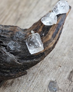 Bergkristall rå, silverpläterat hänge