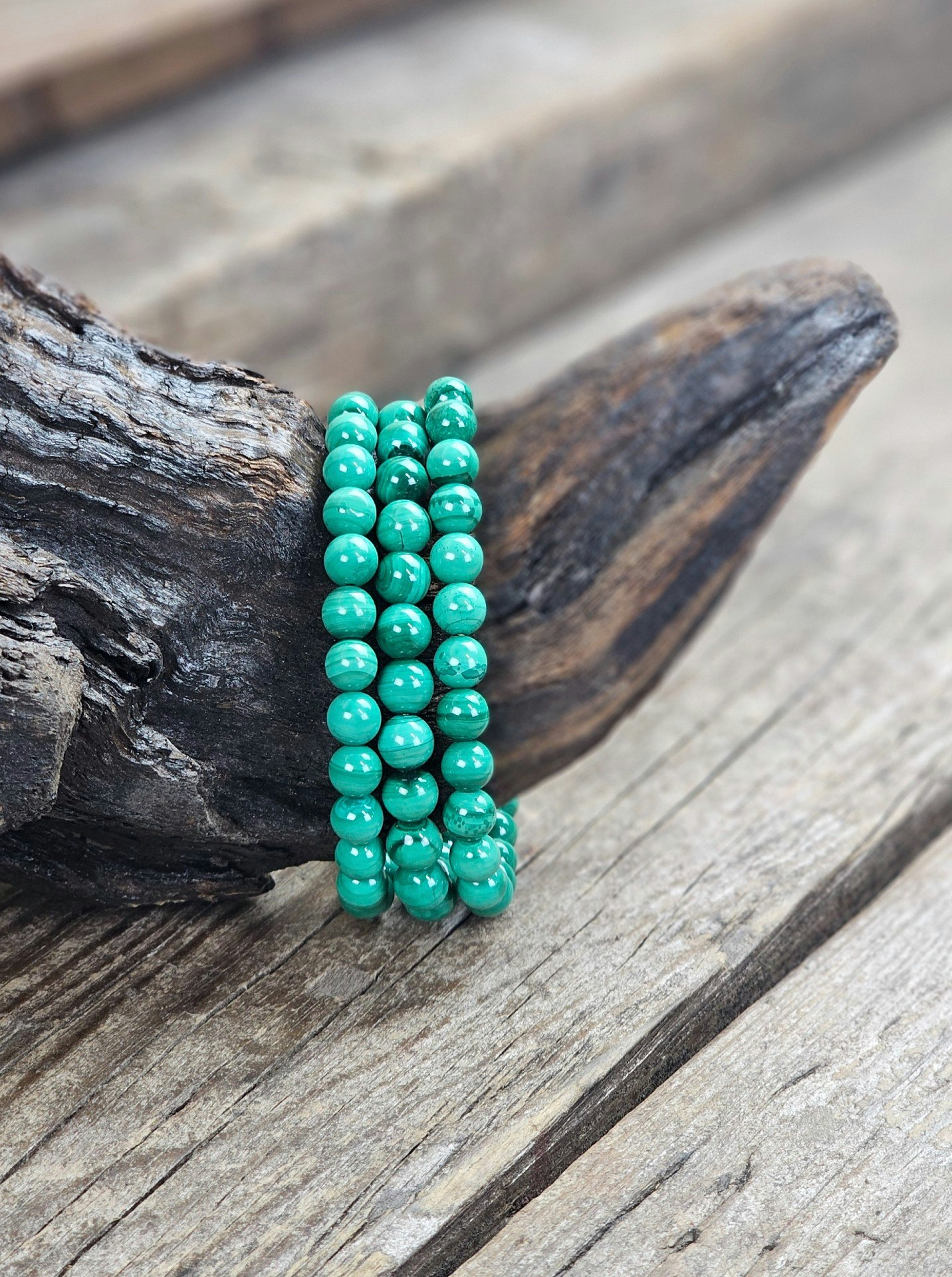 Malakit ljus, armband 6mm runda pärlor
