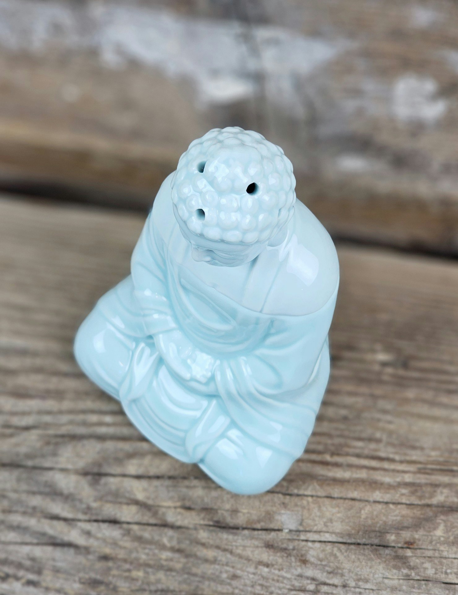 Aromalampa, diffuser ljusblå keramik sitting Buddha