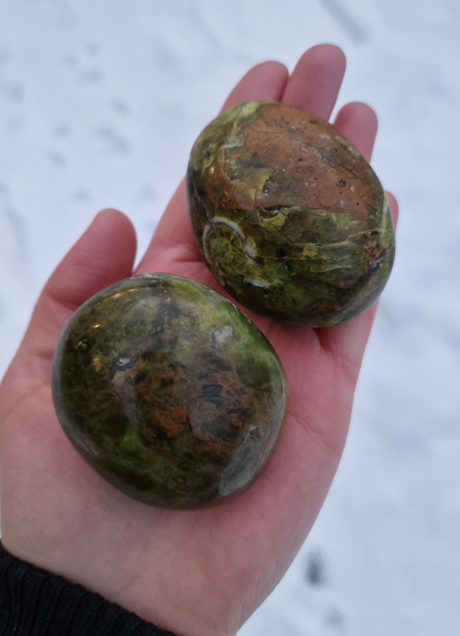 Polerad Grön Opal touchstone (per 250 gram)