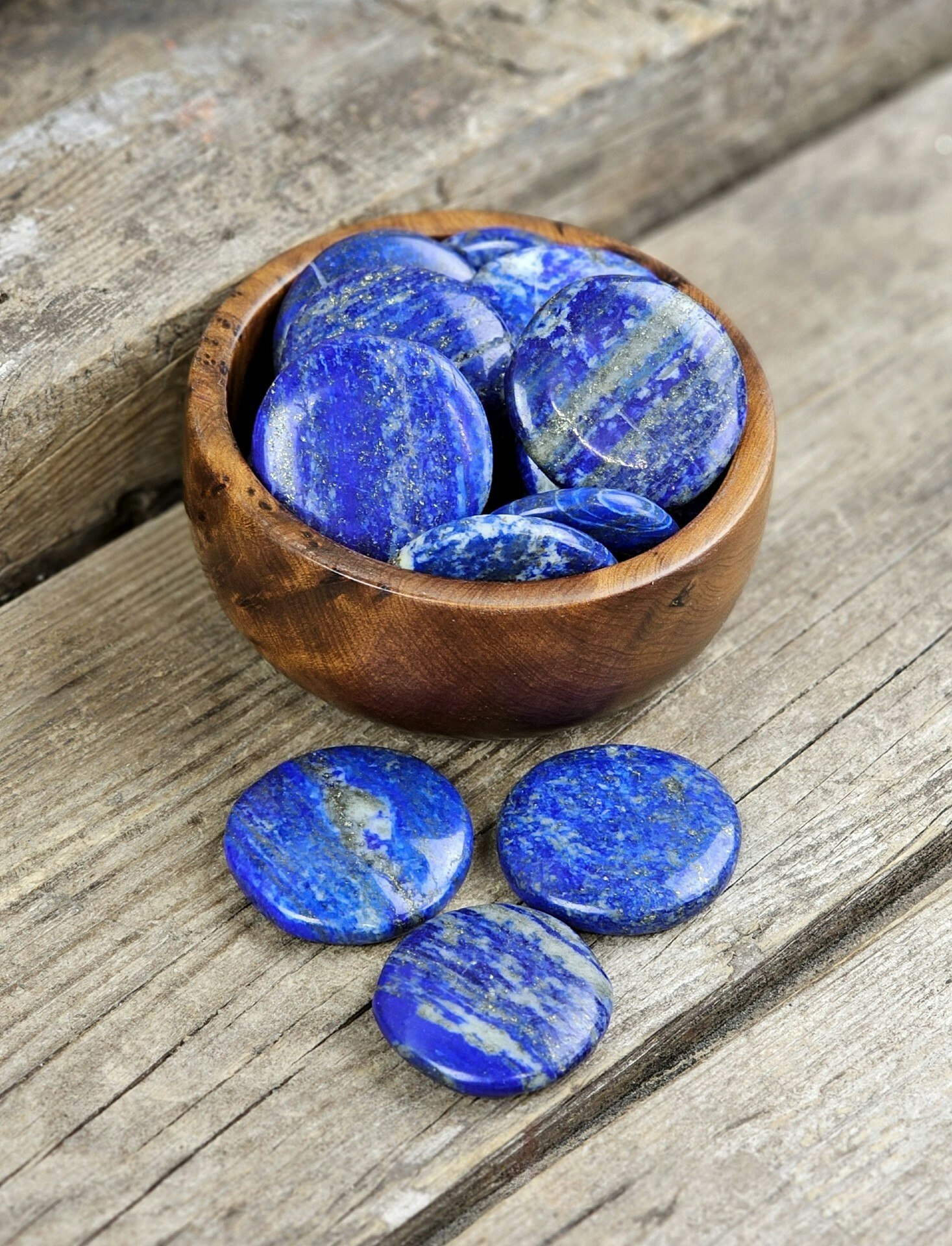 Lapis Lazuli polerade plattor, touchstones (per 250 gram)