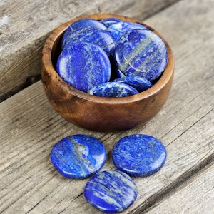 Lapis Lazuli polerade plattor, touchstones (per 250 gram)