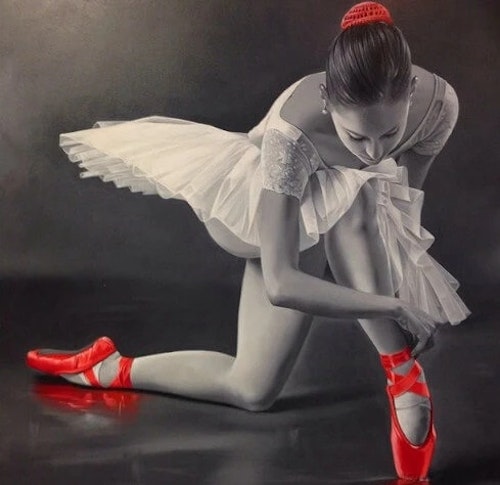 Ballerina med röda detaljer