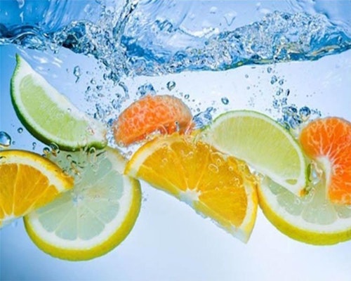 Citrus i vatten