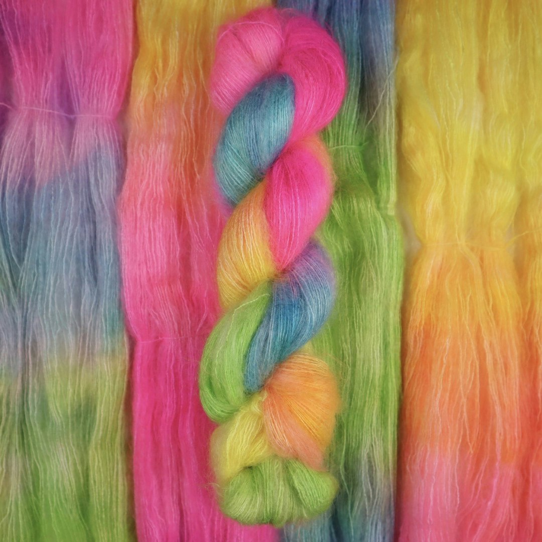 Nya Mohair Silke "Enhörningstarmar" 50g