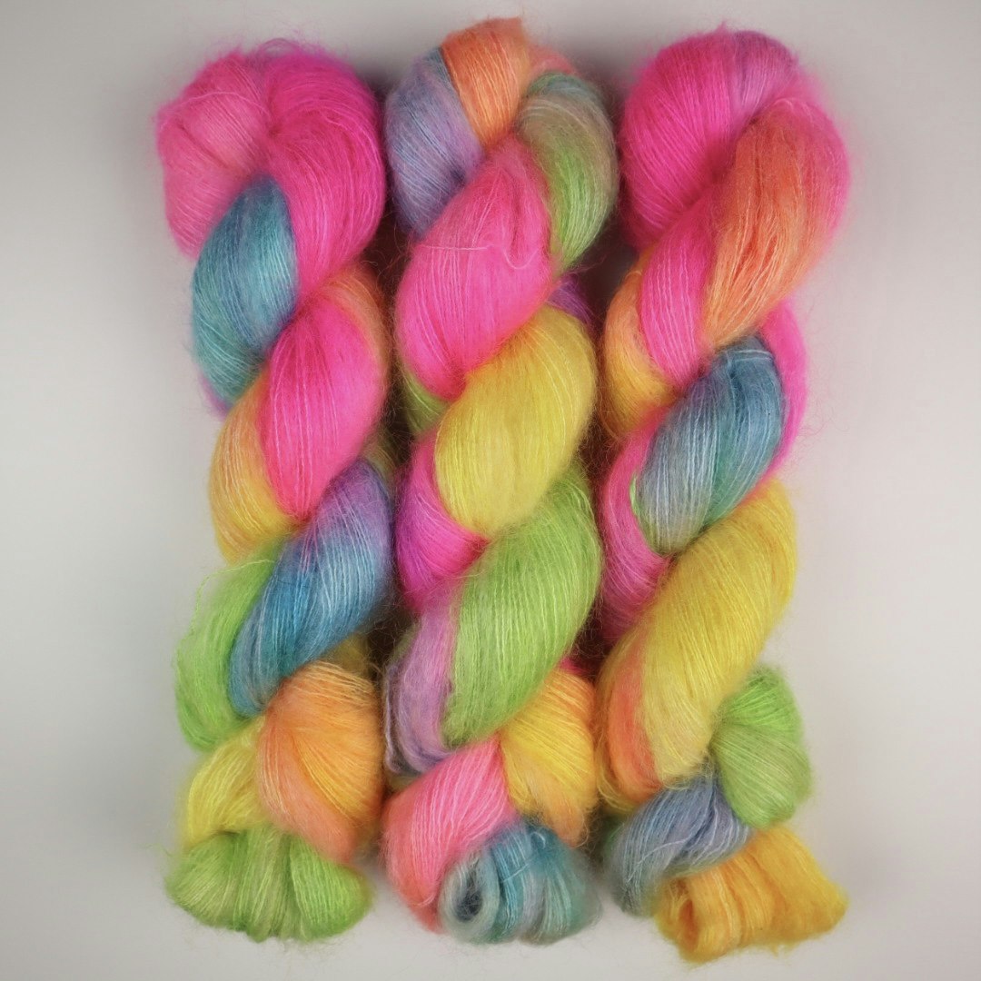 Nya Mohair Silke "Enhörningstarmar" 50g