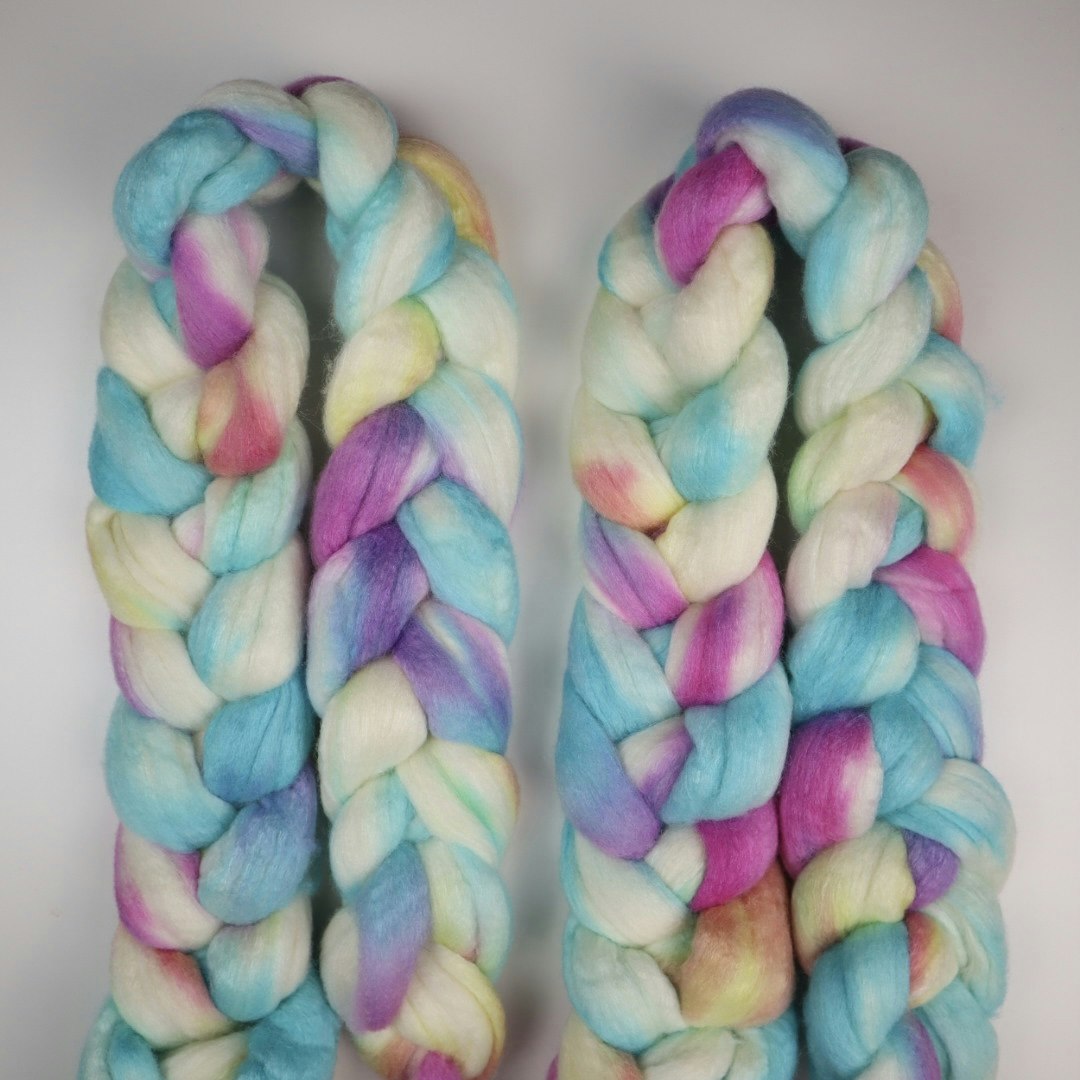 Handfärgad ulltops Merino Silke "Ice Ice Baby" ca 100g