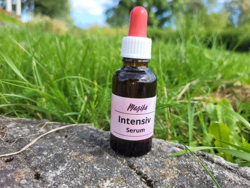 Vitaminrikt serum for sensitiv hud.